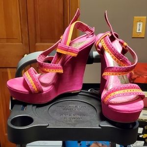 Pink wedge heels